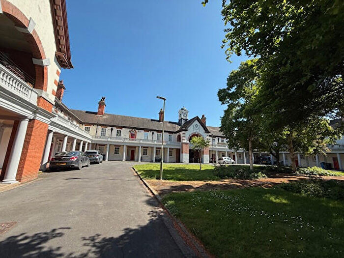 1 Bedroom Flat To Rent In Beech Avenue Shopping Centre, Garden Village, Hull, Yorkshire, HU8