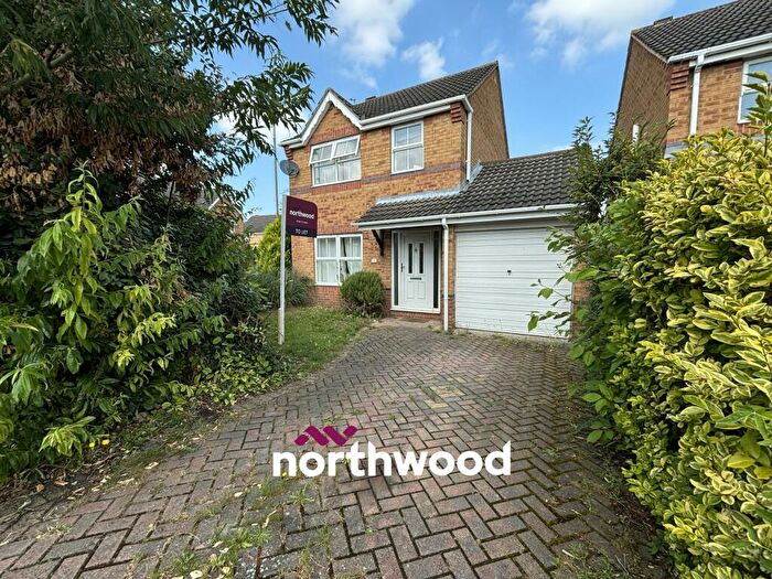 3 Bedroom Detached House To Rent In Monks Close, Dunscroft, Doncaster, DN7