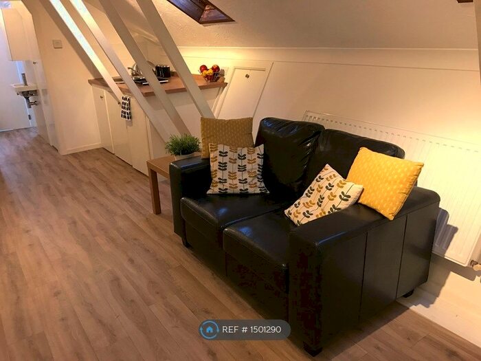 Studio To Rent In Parkstone Heights, Poole, BH14