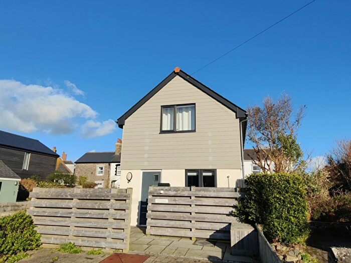 2 Bedroom Property To Rent In Trevenner Lane, Marazion, TR17