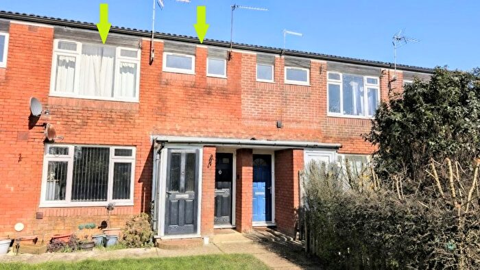 2 Bedroom Maisonette For Sale In Lindford Wey, Lindford, Hampshire, GU35