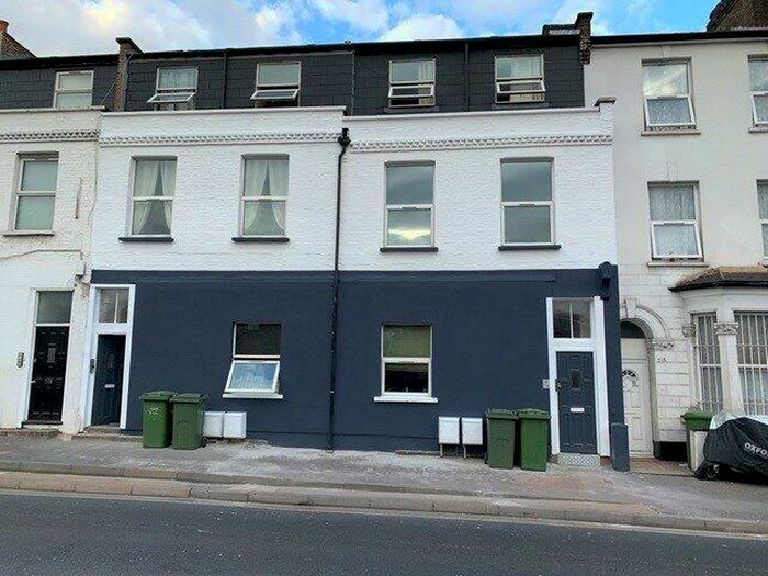 3 Bedroom Apartment To Rent In Ilderton Road, London, SE15