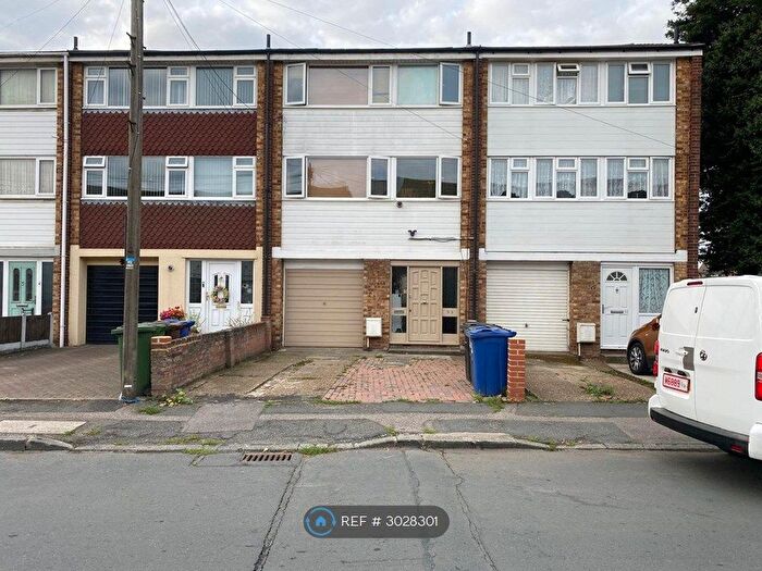 3 Bedroom Terraced House To Rent In Russell Road, Tilbury, RM18