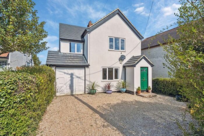 4 Bedroom Detached House For Sale In Trees Road, High Wycombe, HP14