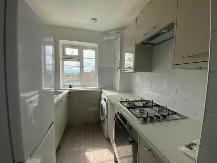 1 Bedroom Flat To Rent In The Grove, Isleworth, TW7