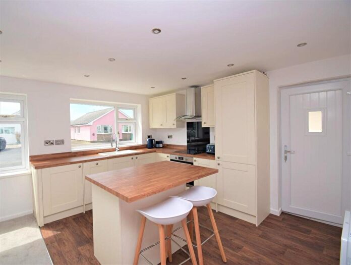2 Bedroom Detached Bungalow For Sale In Cefn Y Gader, Morfa Bychan, Porthmadog, LL49