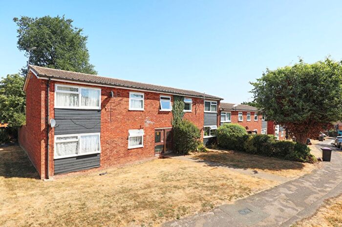 2 Bedroom Flat For Sale In Kingham Road, Wareside, SG12