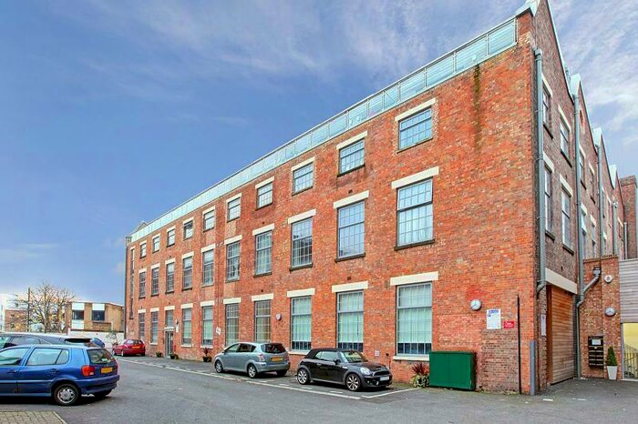 2 Bedroom Apartment To Rent In Holloway Road, Upper Holloway, N7