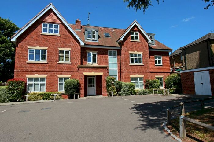 1 Bedroom Apartment To Rent In Carlyon House, Boyn Hill Road, Maidenhead, SL6