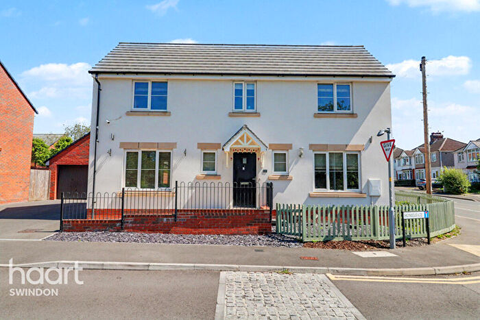 4 Bedroom Detached House For Sale In Homeleaze, Swindon, SN1