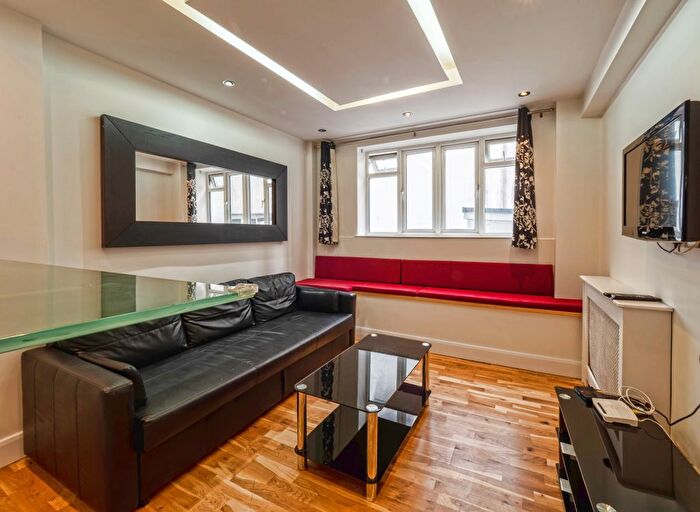 2 Bedroom Flat For Sale In Old Marylebone Road, London, NW1