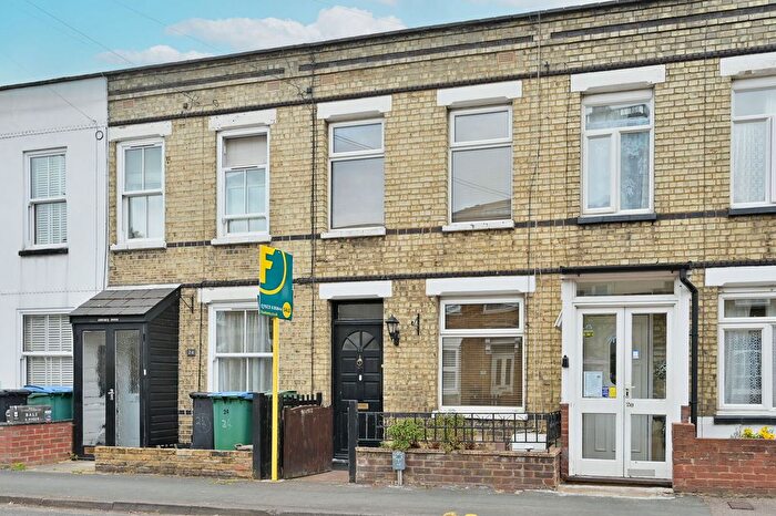 2 Bedroom Terraced House For Sale In Estcourt Road, Watford, WD17