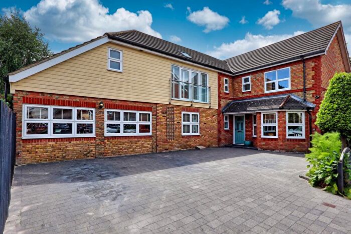 4 Bedroom Detached House For Sale In Reeves Close, Langdon Hills, Basildon, Essex, SS16