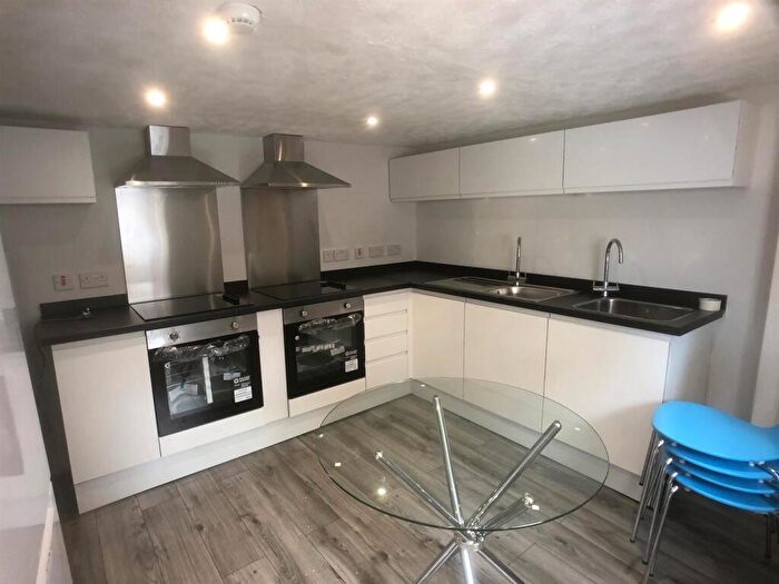 7 Bedroom House To Rent In Richmond Mount, LS6