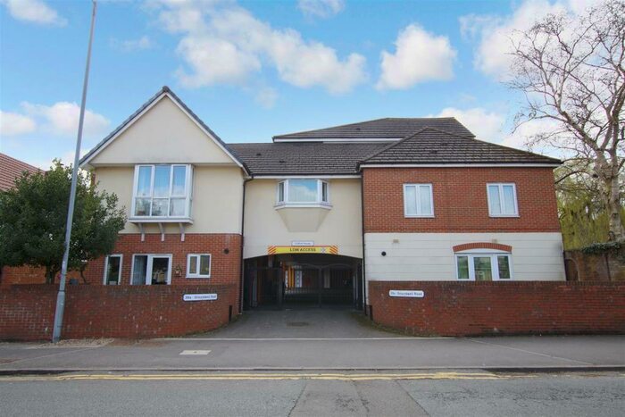 2 Bedroom Apartment To Rent In Groundwell Road, Town Centre, Swindon, SN1