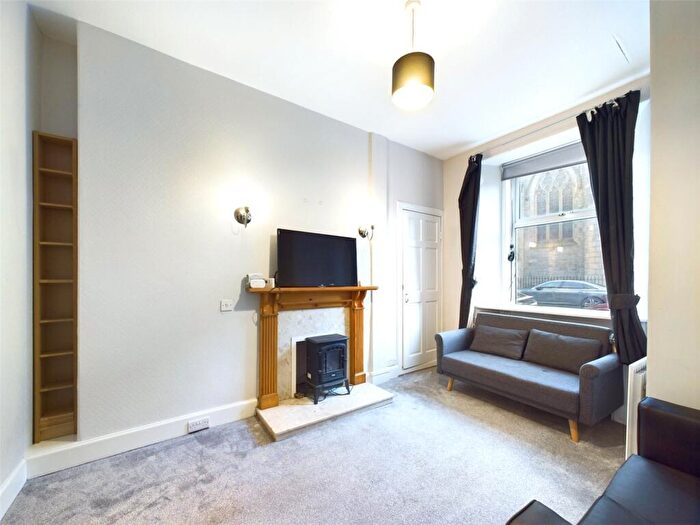 1 Bedroom Apartment To Rent In Albion Place, Leith, Edinburgh, EH7