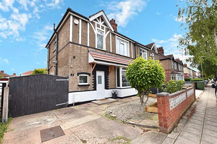 3 Bedroom Semi-Detached House For Sale In St. Hildas Avenue, Grimsby, DN34