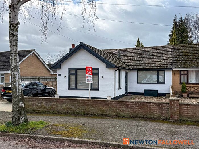 3 Bedroom Semi Detached Bungalow For Sale In Village Way, Farndon, NG24