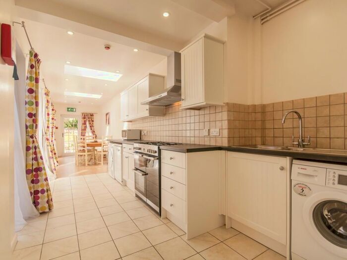 4 Bedroom Semi-Detached House To Rent In Rectory Road, Oxford, OX4