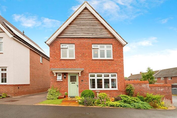 3 Bedroom Detached House For Sale In Wakefield Way, Alcester, B49