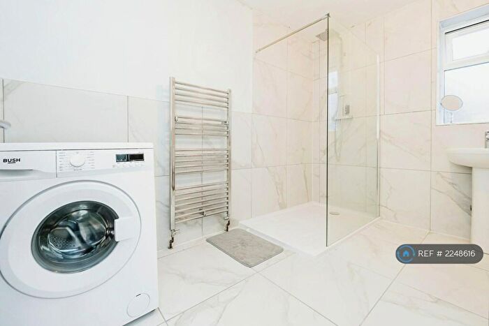 2 Bedroom Flat To Rent In Harold Road, London, E13