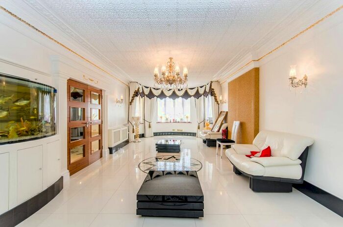 7 Bedroom Property To Rent In Dobree Avenue, Willesden, London, NW10