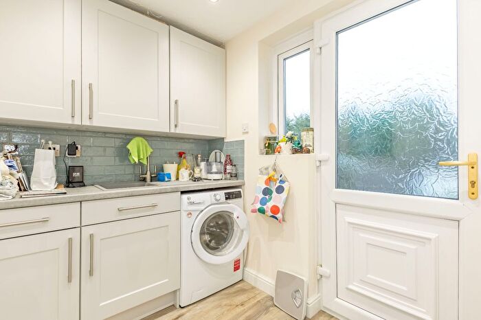 3 Bedroom Detached House For Sale In Blacksmiths Fold, Almondbury, Huddersfield, HD5