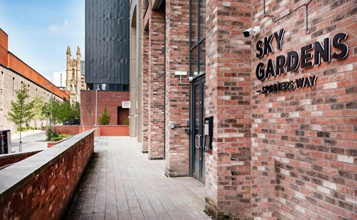 2 Bedroom Apartment For Sale In Spinners Way, Manchester, M15