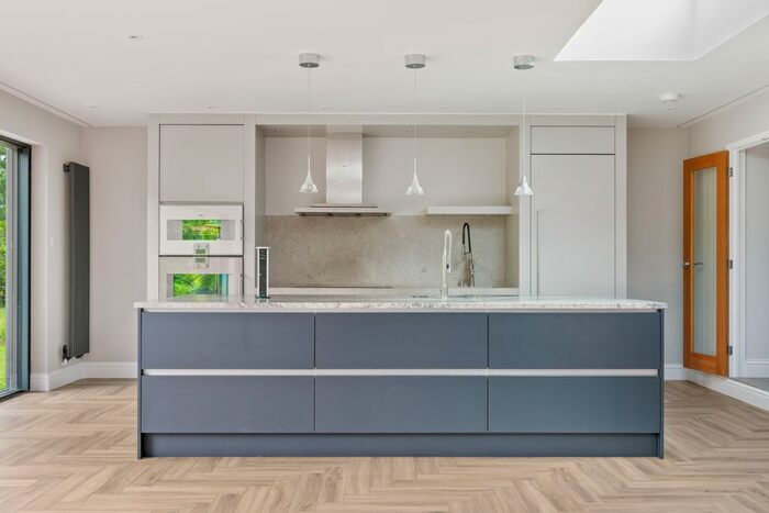 4 Bedroom Bungalow To Rent In Shepley End, Wentworth, Virginia Water, SL5