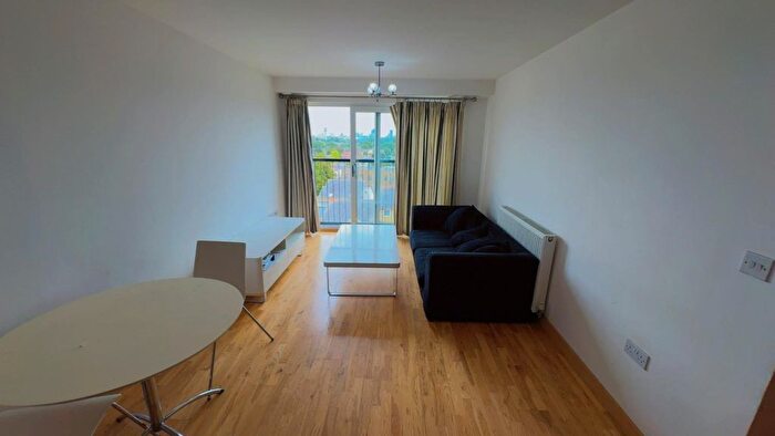 2 Bedroom Flat To Rent In Canon Court, Manor Road, Wallington, SM6