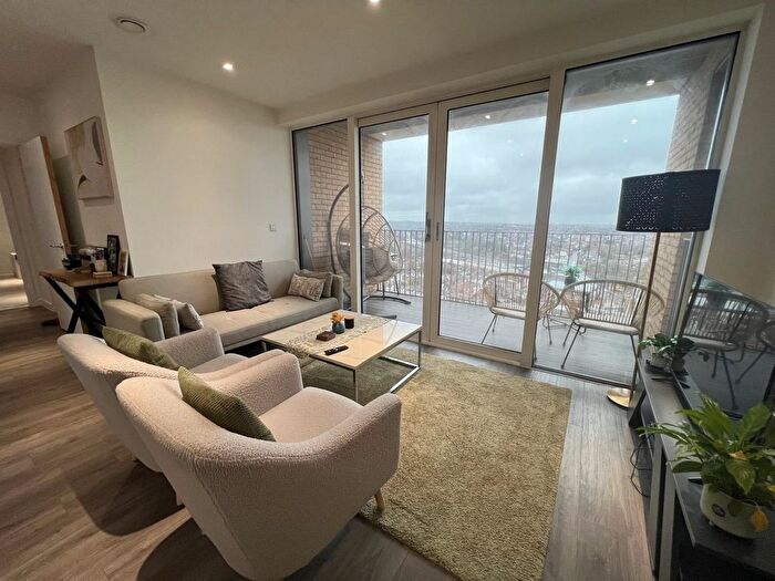 2 Bedroom Flat To Rent In Moorhen Drive, London, NW9