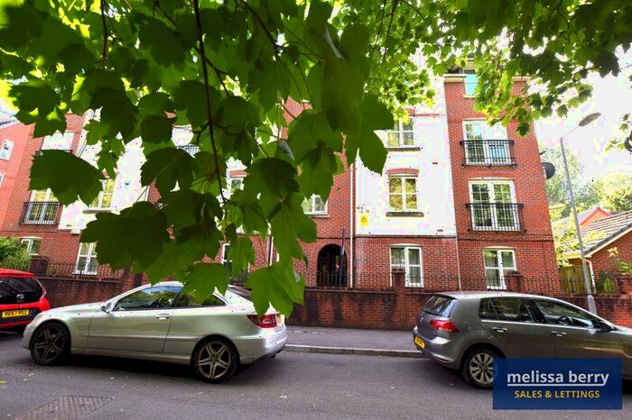 2 Bedroom Apartment To Rent In Roch Bank, Manchester, M9