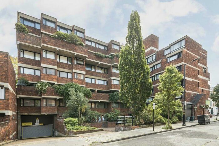 3 Bedroom Flat To Rent In Charlwood Street, London, SW1V