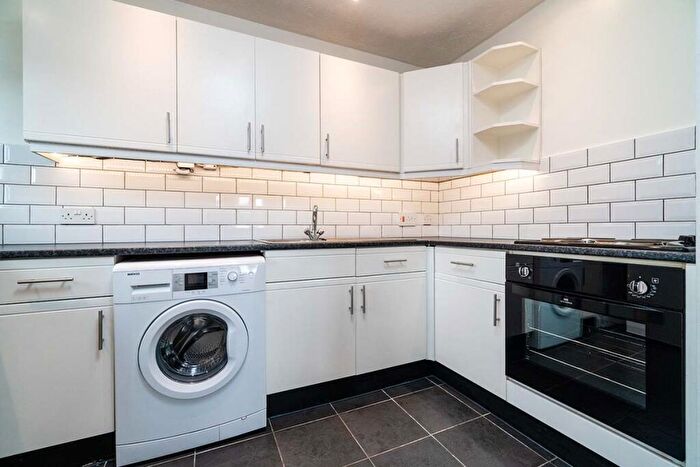 1 Bedroom Flat To Rent In Clarendon Road, Wallington, SM6