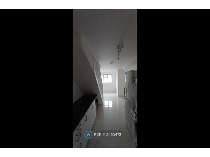 1 Bedroom Maisonette To Rent In King Henry's Drive, Croydon, CR0