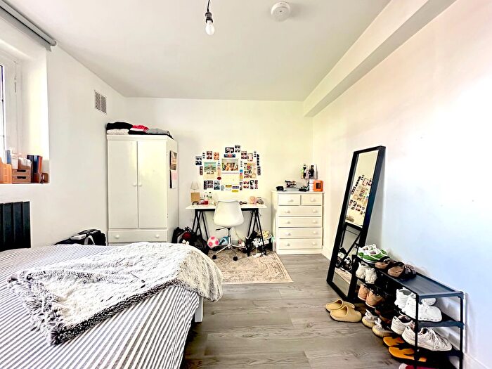 4 Bedroom Flat To Rent In Fairclough Street, London, E1