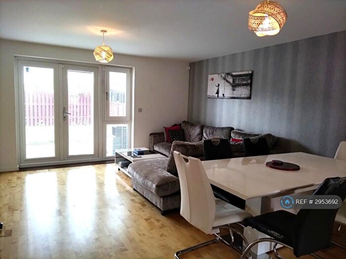 5 Bedroom Terraced House To Rent In Vimy Drive, Dartford, DA1