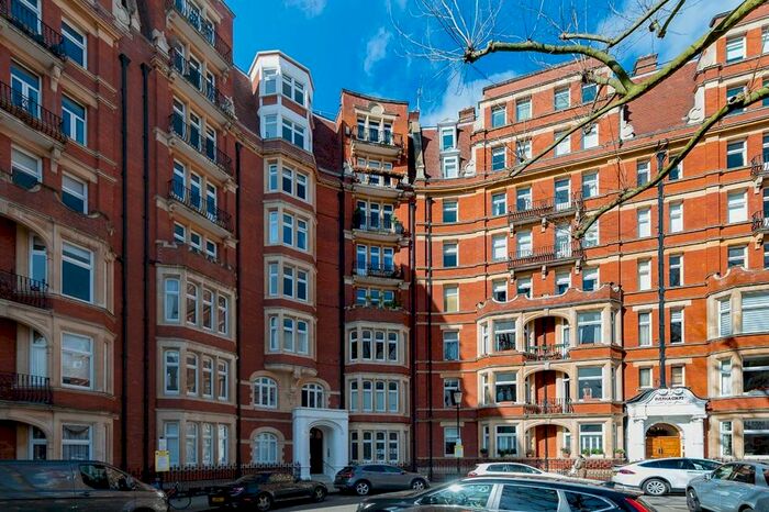 4 Bedroom Flat To Rent In Iverna Court, London, W8