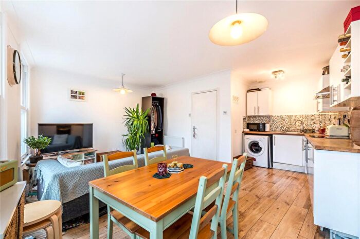 1 Bedroom Apartment For Sale In Crystal Palace Road, East Dulwich, London, SE22