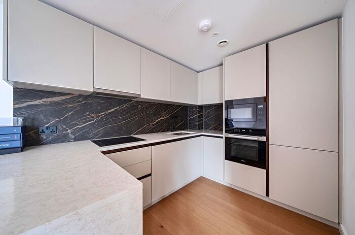 2 Bedroom Flat To Rent In Parrs Way, London, W6