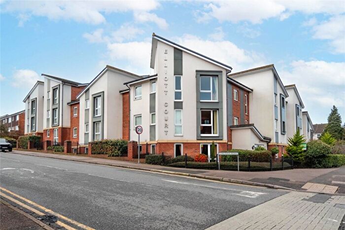 2 Bedroom Apartment For Sale In Elliot Court, High Street North, Dustable, LU6