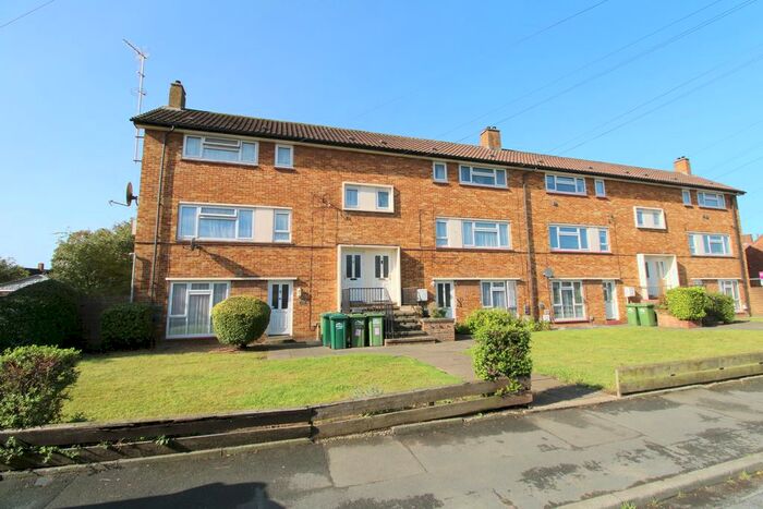 3 Bedroom Maisonette To Rent In Viscount Road, Stanwell, Staines, TW19