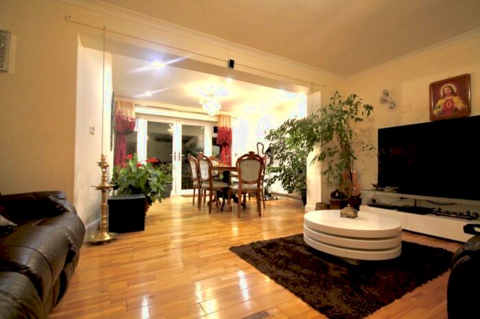 3 Bedroom Detached House To Rent In John O'gaunts Way, Belper, DE56