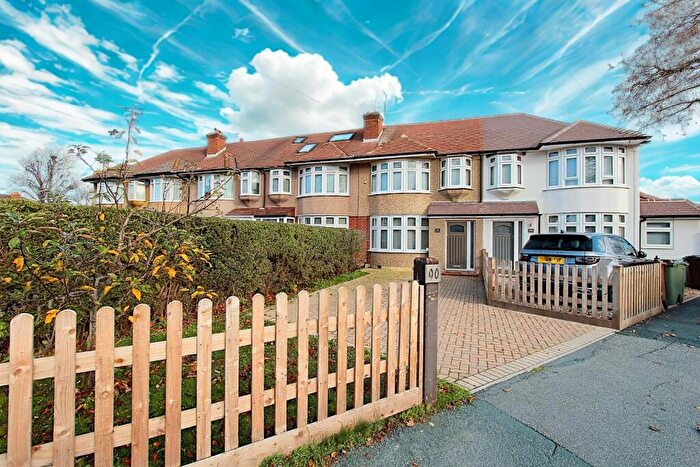 3 Bedroom Terraced House For Sale In Windsor Avenue, Cheam, Sutton, SM3