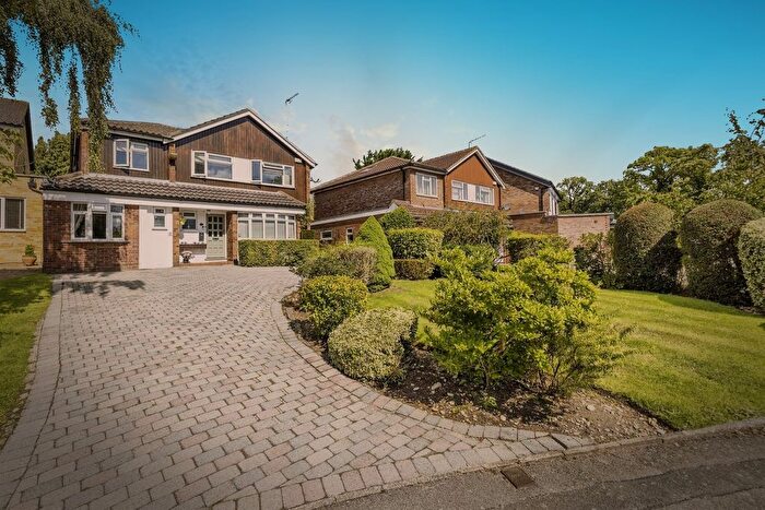 4 Bedroom Detached House For Sale In Magnaville Road, Bushey Heath, Bushey, WD23