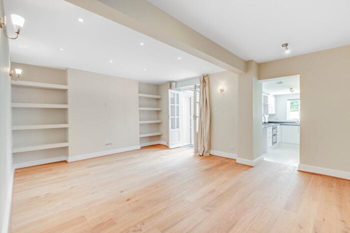 1 Bedroom Apartment To Rent In Alma Square, St. John's Wood, London, NW8