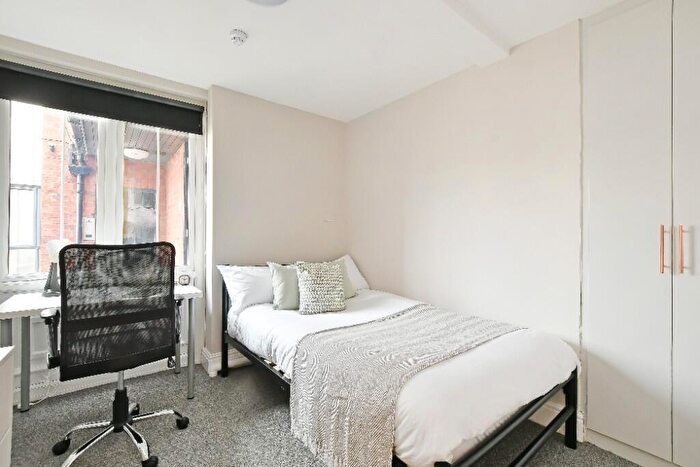 4 Bedroom Apartment To Rent In Broomhall Street, Sheffield, S3