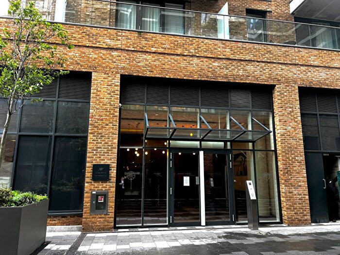 Block Of Flats To Rent In Naval House, London, SE18