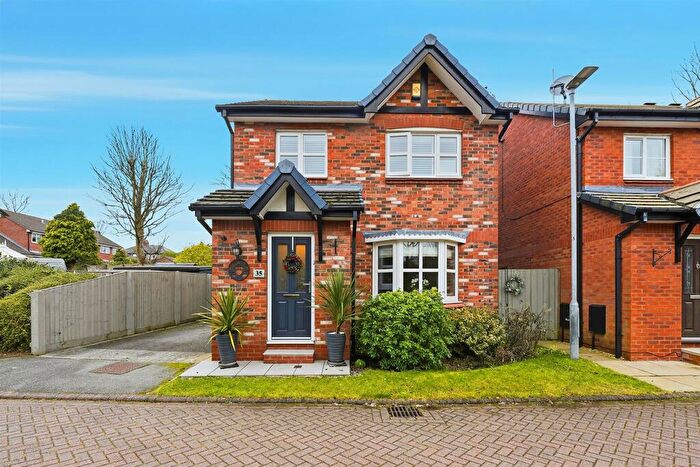 3 Bedroom Detached House For Sale In Loxley Close, Macclesfield, SK11