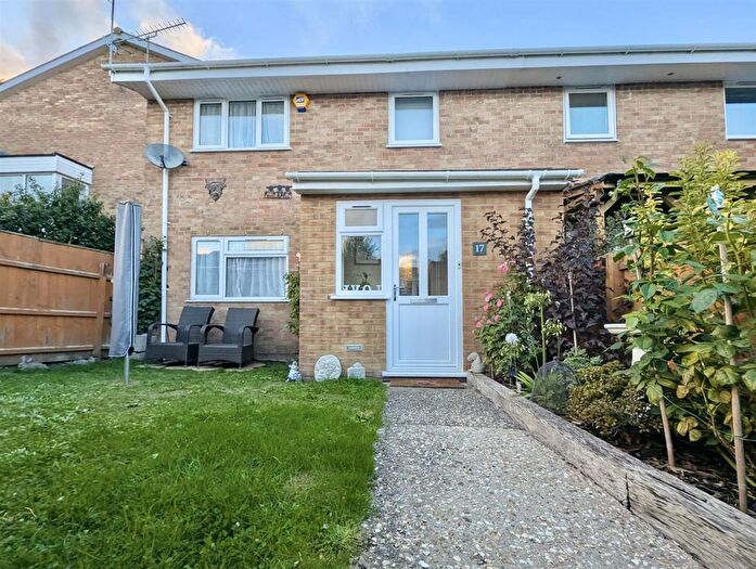 3 Bedroom Semi-detached House For Sale In Mount Skippet Way, Crossways, Dorchester, DT2